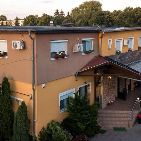 Hotel Tranzit Odorheiu Secuiesc Esterno foto