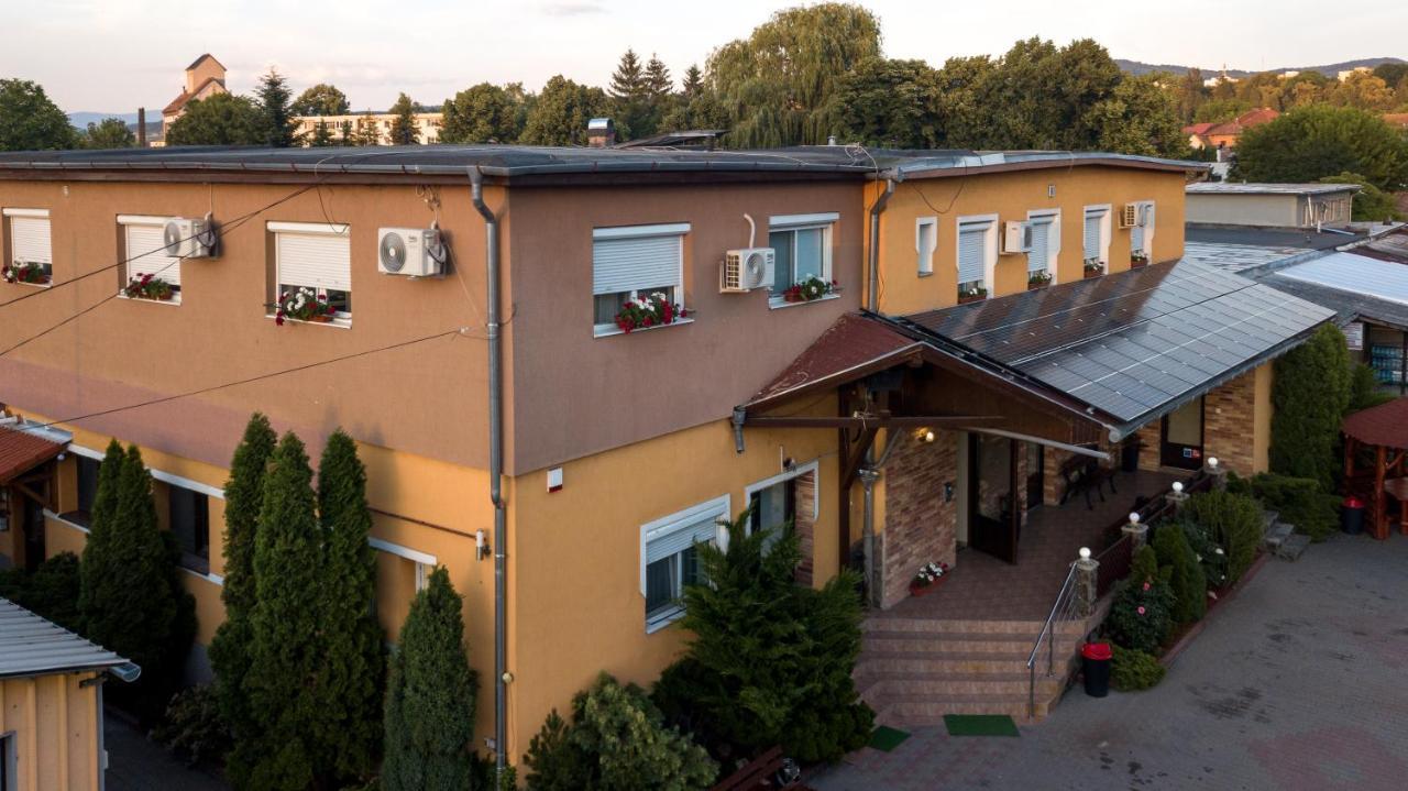 Hotel Tranzit Odorheiu Secuiesc Esterno foto