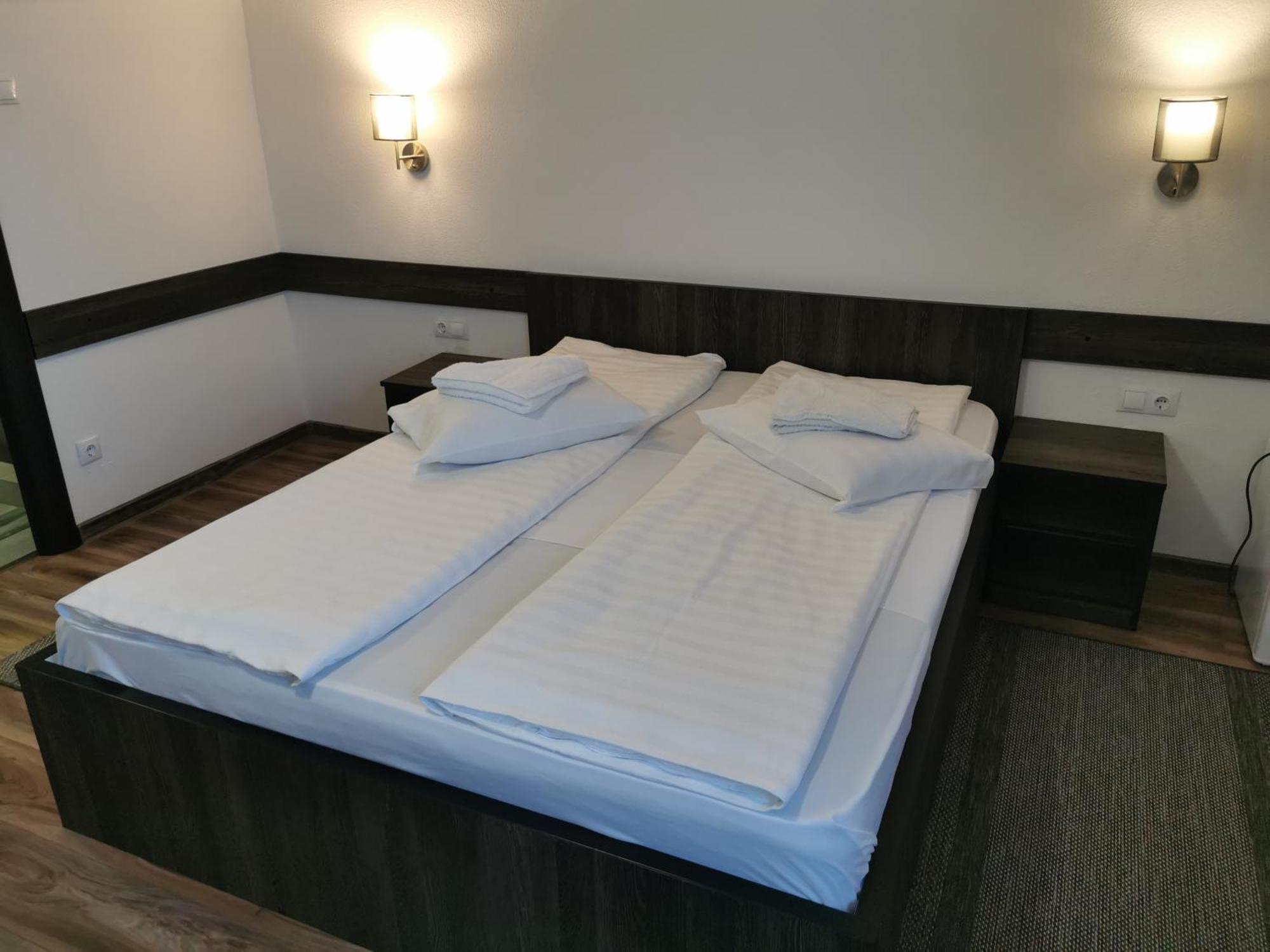 Hotel Tranzit Odorheiu Secuiesc Esterno foto