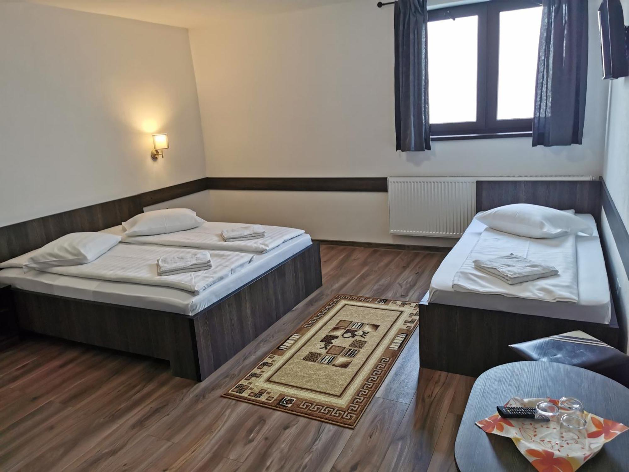 Hotel Tranzit Odorheiu Secuiesc Esterno foto