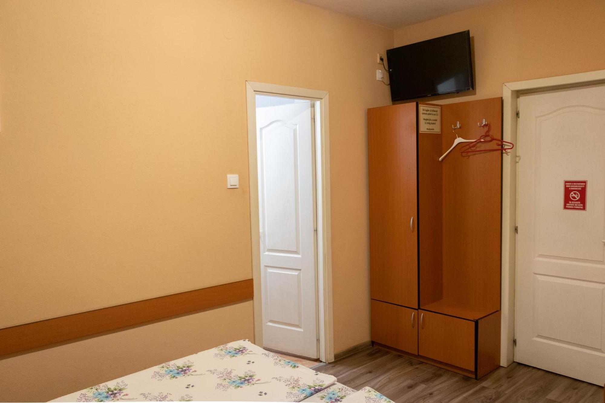 Hotel Tranzit Odorheiu Secuiesc Esterno foto