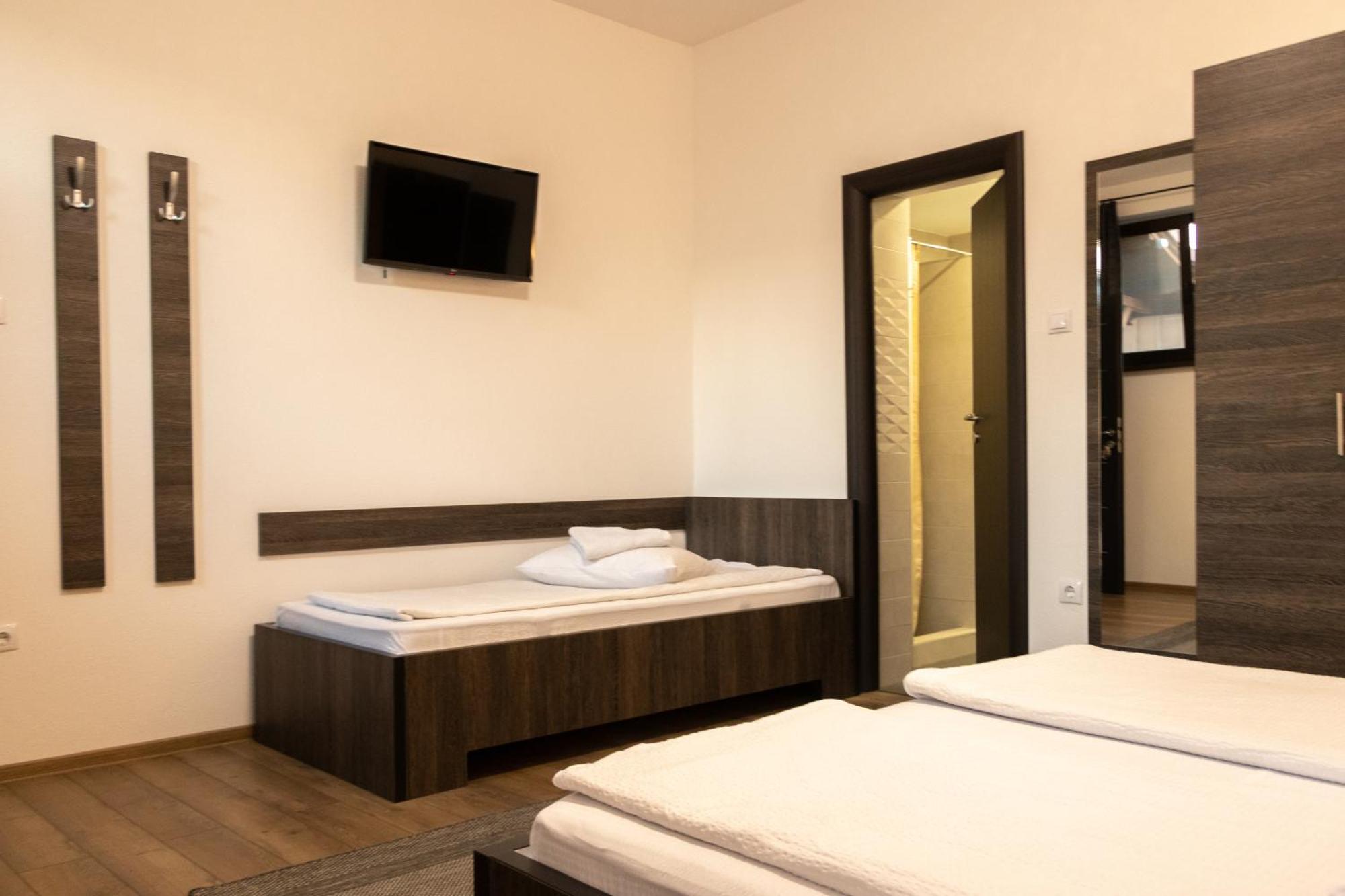 Hotel Tranzit Odorheiu Secuiesc Esterno foto