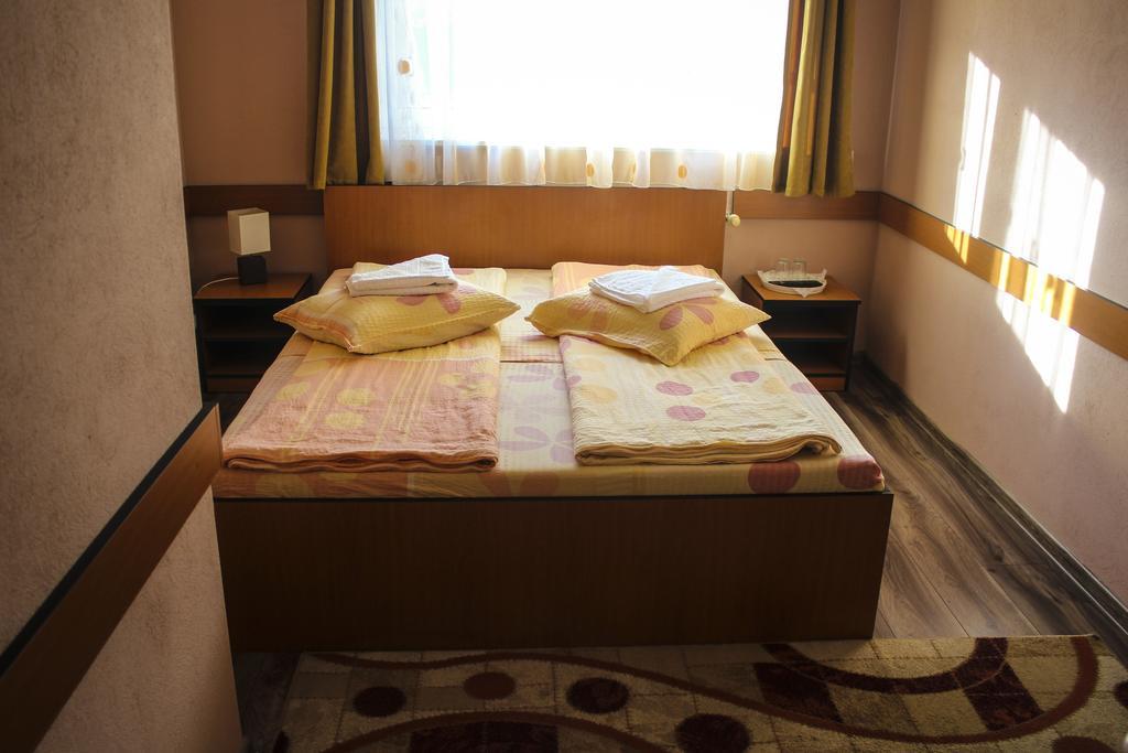 Hotel Tranzit Odorheiu Secuiesc Esterno foto